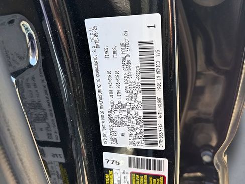 Used 2025 Toyota Tacoma TRD Sport AWD/4WD image 32