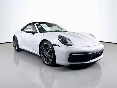 Used 2024 Porsche 911 Carrera RWD image 3