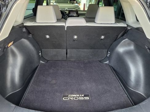 Used 2022 Toyota Corolla Cross L FWD image 11