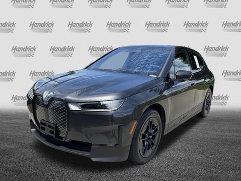 Used 2023 BMW iX xDrive50 w/ Premium Package AWD/4WD image 6