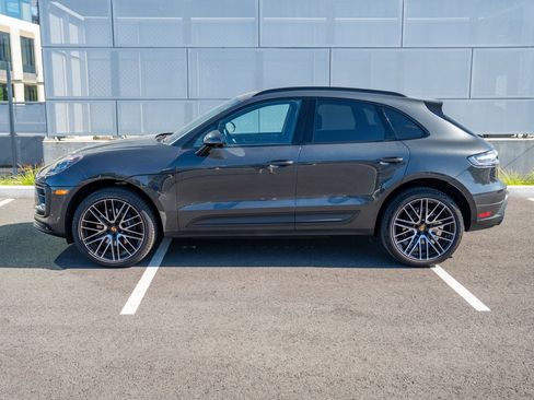 Certified 2026 Porsche Macan AWD/4WD image 2