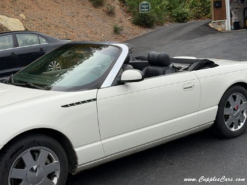 Used 2002 Ford Thunderbird image 34