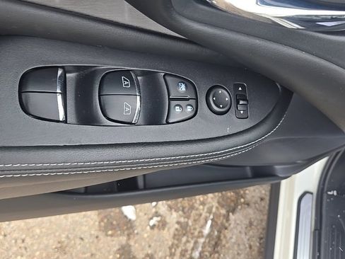 Used 2020 Nissan Murano SL w/ Moonroof Package image 11