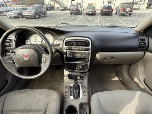 Used 2004 Saturn L-Series L300 image 3