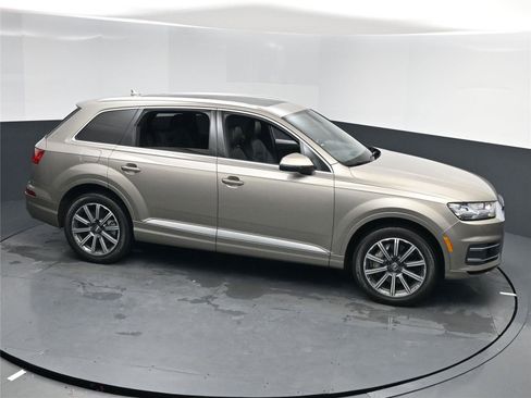 Used 2017 Audi Q7 3.0T Premium Plus image 7