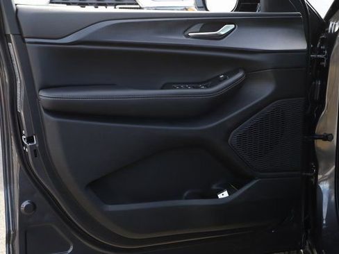 New 2025 Jeep Grand Cherokee Altitude AWD/4WD image 14