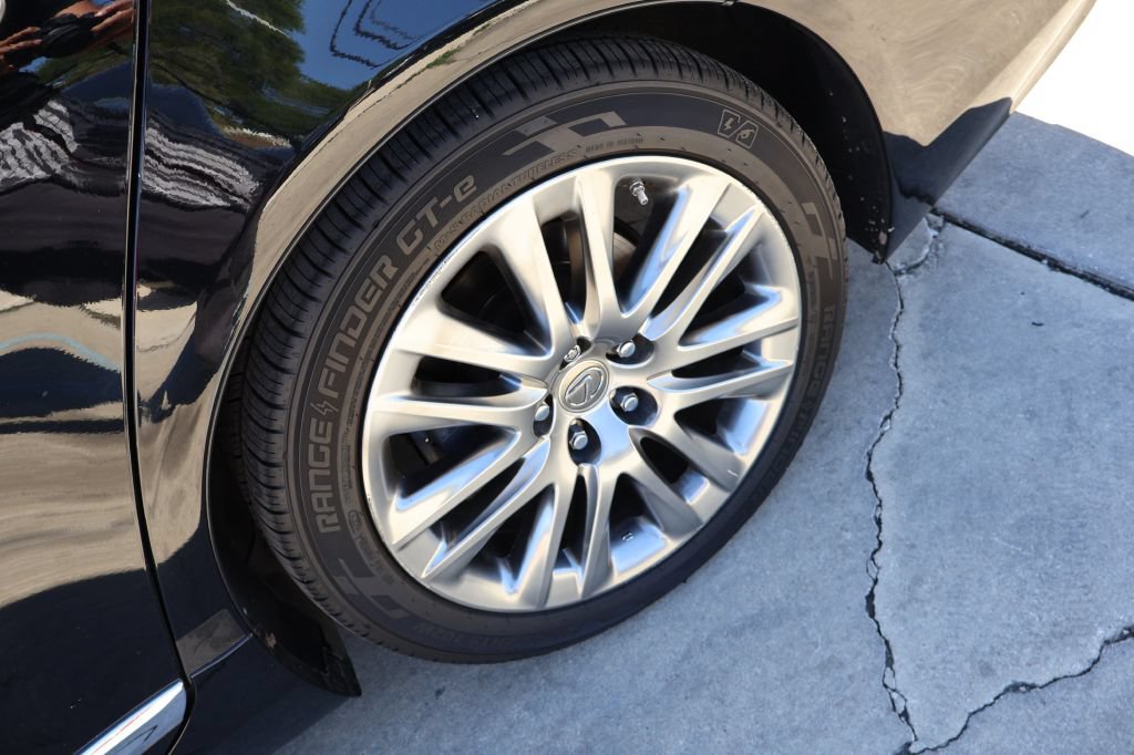 Used 2014 Lexus LS 460 w/ Comfort Package RWD image 5