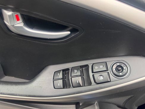 Used 2013 Hyundai Elantra GT w/ Tech Pkg FWD image 10