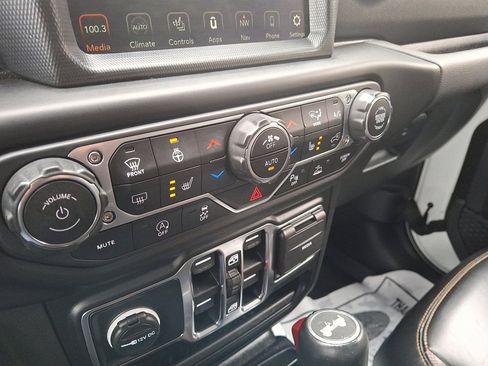 Certified 2021 Jeep Wrangler Unlimited Sahara image 29