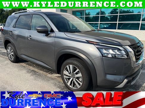 Used 2025 Nissan Pathfinder SL FWD image 1