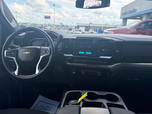 Used 2023 Chevrolet Silverado 1500 LT AWD/4WD image 15