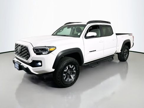 Used 2023 Toyota Tacoma TRD Off-Road w/ Black Out Package (TMS) AWD/4WD image 4