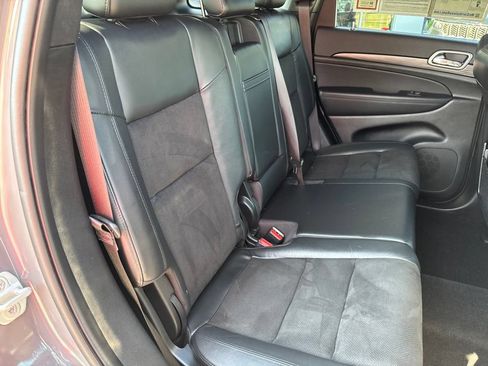 Used 2021 Jeep Grand Cherokee Laredo X AWD/4WD image 19