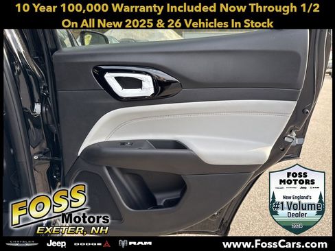 New 2025 Jeep Compass Limited image 12