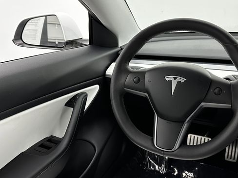 Used 2020 Tesla Model 3 Performance image 27