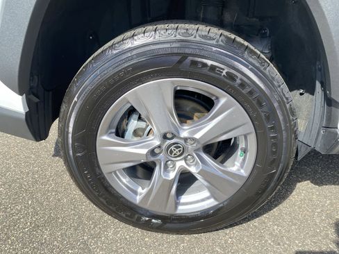 Used 2025 Toyota RAV4 XLE image 16