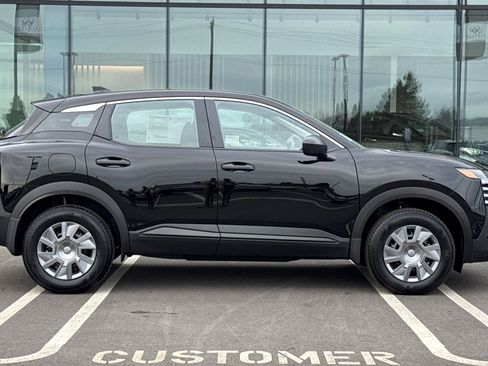 New 2025 Nissan Kicks S image 3