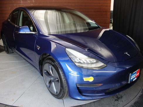 Used 2020 Tesla Model 3 Standard Range Plus image 18