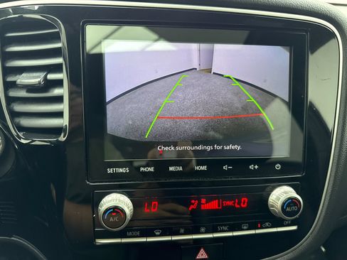 Used 2020 Mitsubishi Outlander LE FWD image 27