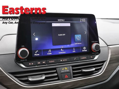 Used 2025 Nissan Altima 2.5 SV FWD image 19