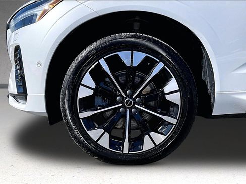 Certified 2026 Volvo XC60 B5 Plus w/ Protection Package Premier image 34