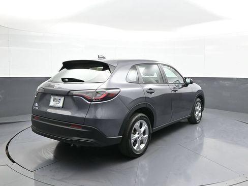Used 2023 Honda HR-V LX image 6