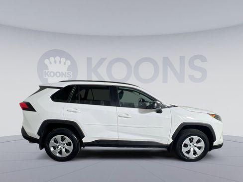 Used 2021 Toyota RAV4 LE image 8