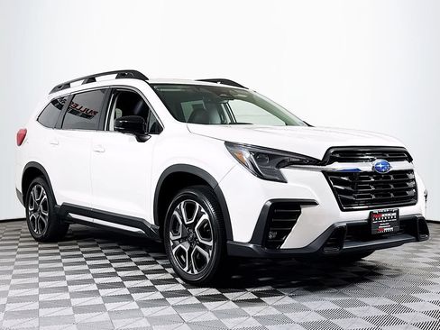 Used 2026 Subaru Ascent Limited AWD/4WD image 1