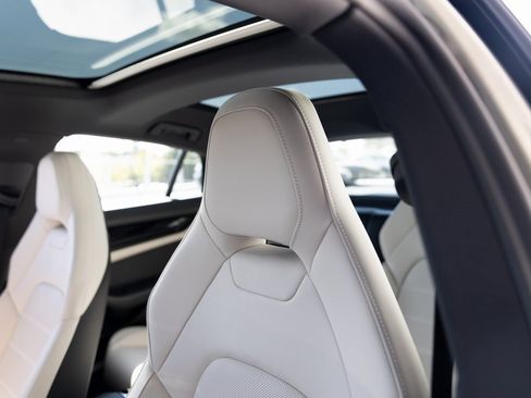 Certified 2025 Porsche Panamera 4S image 18