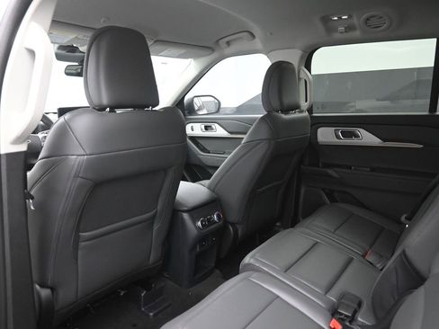 New 2025 Ford Explorer Active w/ Active Comfort Package image 2