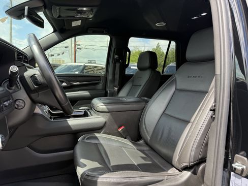 Used 2022 GMC Yukon Denali RWD image 13