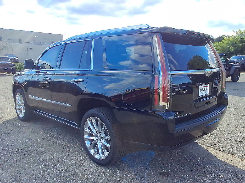 Used 2017 Cadillac Escalade Premium Luxury AWD/4WD image 28