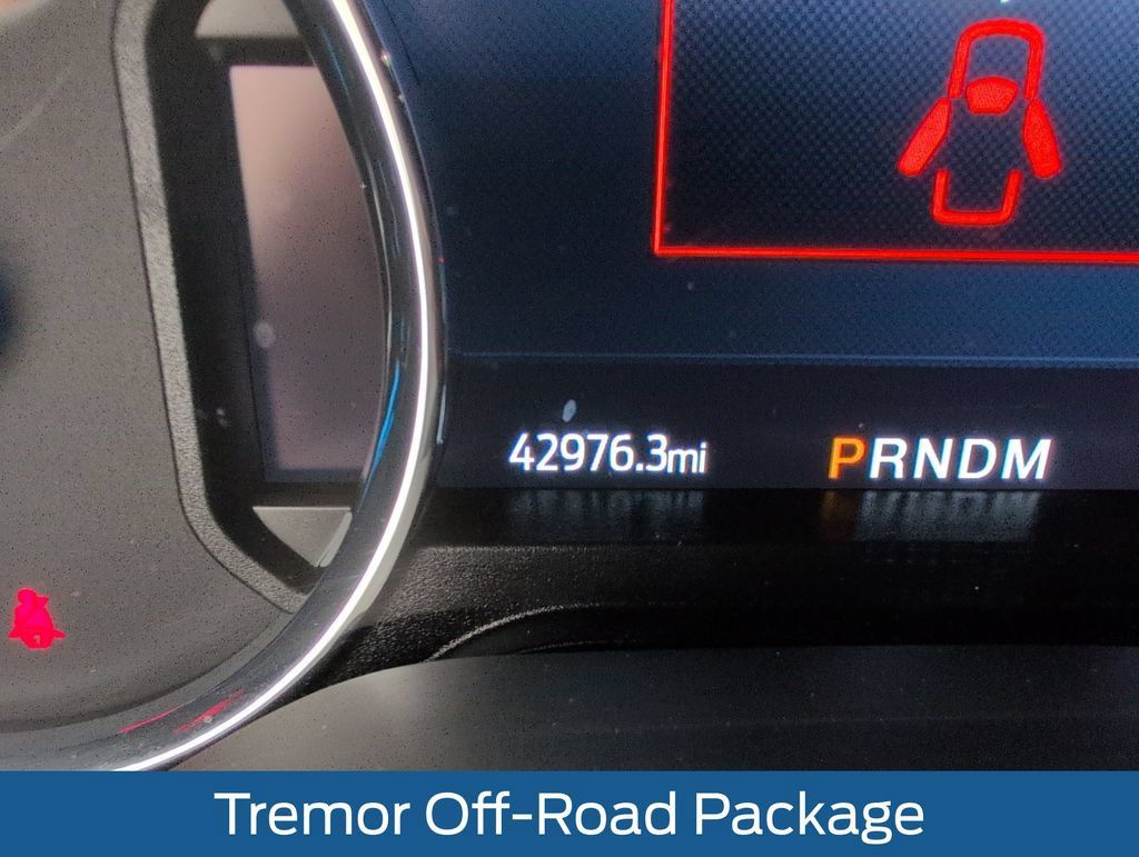 Used 2022 Ford F350 Lariat w/ Tremor Off-Road Package AWD/4WD image 23