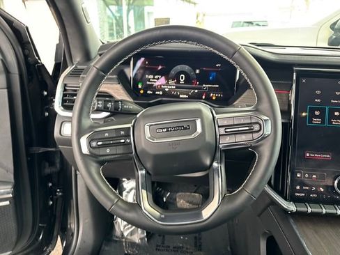 Used 2024 GMC Acadia Denali image 16