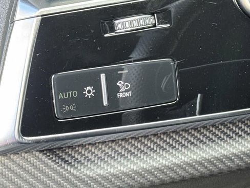 Used 2025 Audi RS Q8 performance image 23