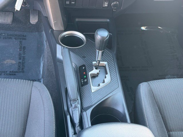 Used 2013 Toyota RAV4 XLE AWD/4WD image 17