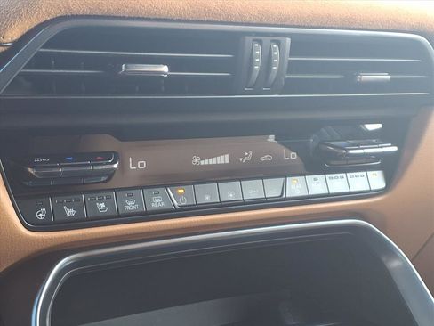 Certified 2025 MAZDA CX-70 3.3 Turbo S w/ Premium Plus image 17