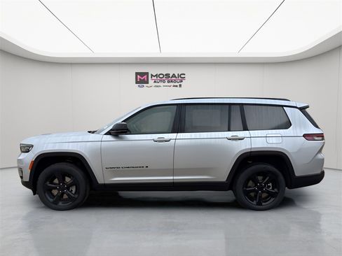 New 2025 Jeep Grand Cherokee L Limited w/ Luxury Tech Group II image 4