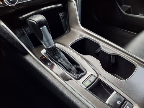 Used 2019 Honda Accord Sport image 12