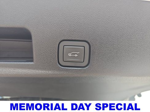New 2026 Chevrolet Traverse LT w/ Sun and Wheel Package FWD image 14