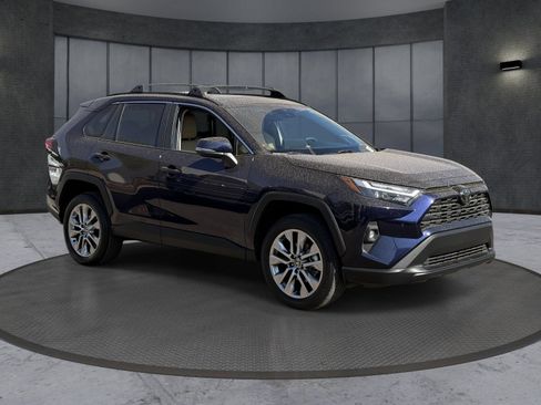 Used 2023 Toyota RAV4 XLE Premium FWD image 8