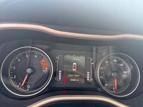 Used 2017 Jeep Cherokee 75th Anniversary AWD/4WD image 16
