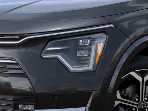 New 2026 Kia Niro SX Touring FWD image 11