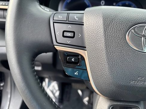 Used 2023 Toyota Crown w/ Carpet Mat Package (TMS) AWD/4WD image 21