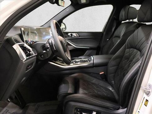 Used 2026 BMW X5 xDrive50e AWD/4WD image 4