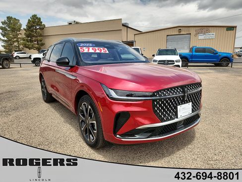 Certified 2025 Lincoln Nautilus Reserve AWD/4WD image 1