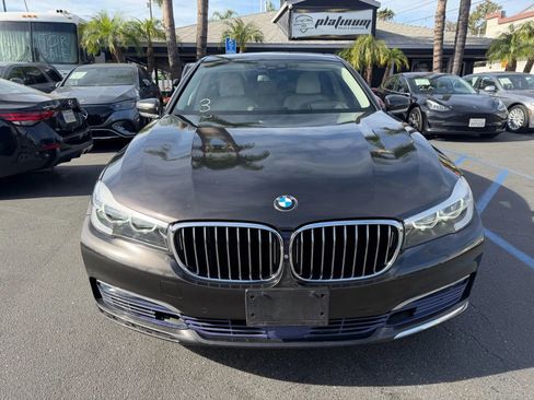 Used 2016 BMW 740i image 2