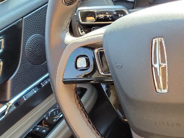 Used 2025 Lincoln Corsair AWD w/ Equipment Group 101A image 11