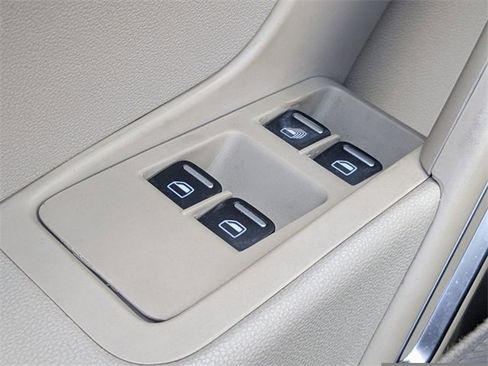 Used 2019 Volkswagen Beetle 2.0T S image 22