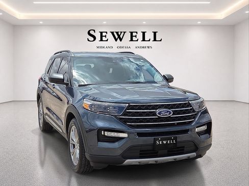 Used 2022 Ford Explorer XLT w/ Equipment Group 202A RWD image 7